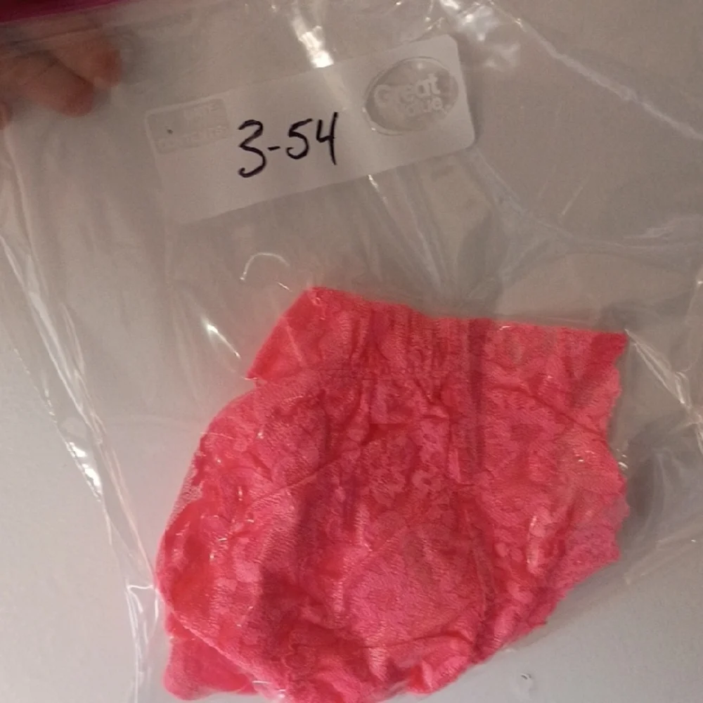 Victoria's Secret Lace Bralette in Coral Pink size medium - Picture 4 of 4